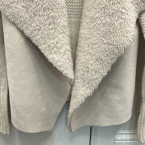 Piperlime Cream Faux Fur Sweater Cardigan Size XS - Picture 3 of 14